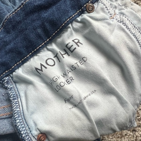 MOTHER sz 26 High Waisted Looker Faster wash - Picture 2 of 7